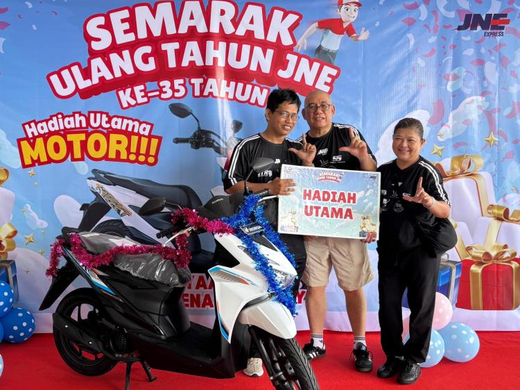 HUT JNE ke-35 Pekanbaru: Apresiasi Karyawan dan Kepedulian Sosial di Satu Hari Penuh Semangat